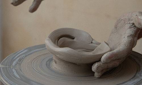 What are ceramic pottery glazes